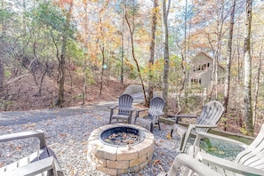 Firepit & chairs
