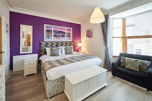 George House, Whitby - Host & Stay