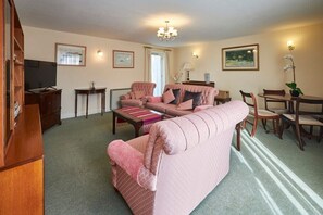 Grange Cottage, Belford - Host & Stay