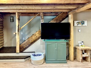 Flatscreen TV to stream your personal entertainment platforms. No cable provided