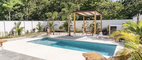 Casa Tranquila- Backyard Oasis with pool, covered day bed and loungers