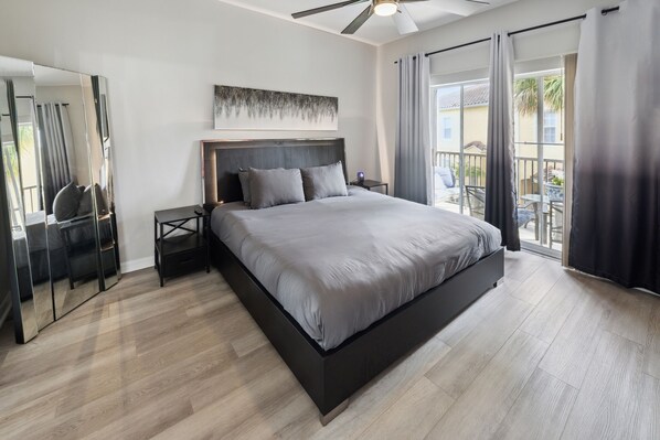 "Indoors","Furniture","Home Decor","Bed","Ceiling Fan"