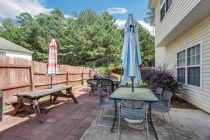 Nature, Outdoors, Yard, House, Patio