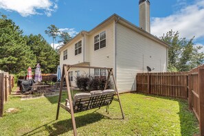 Nature, Outdoors, Yard, Grass, Neighborhood