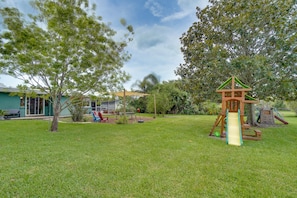 Fenced Backyard | 1 Adult Kayak & 2 Children's Kayaks | Dock