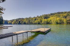 Private Dock | ~43 Mi to Mount Rainier National Park