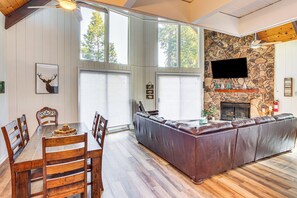 Interior | Open Floor Plan | Free WiFi