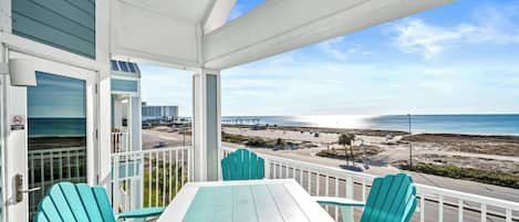 Balcony with seating for four