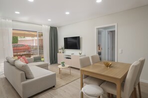 Livingroom and dining area