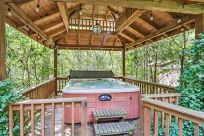 Gazebo | Private Hot Tub