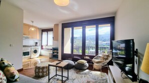 Balcony/Terrace,Kitchen or kitchenette,Living room