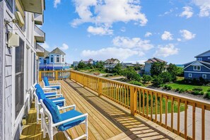 Sundeck 2024
