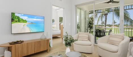 Living Room - with view to golf course, Smart TV/Cable