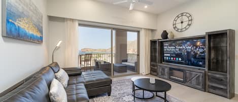 Third floor 1306 Condominium
Living room/ WI-FI/ AC/  Ceiling fan/ Smart TV/ Ocean view/