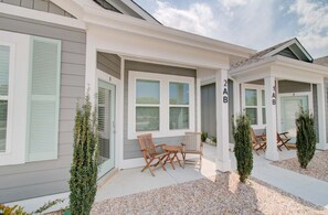 Welcome to Sail Boat Cottage at Beacon Quarters!