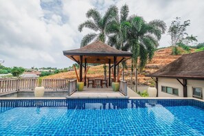 Ivory Pool Villa, Dreamy Villa With Sparkling Pool (2720)