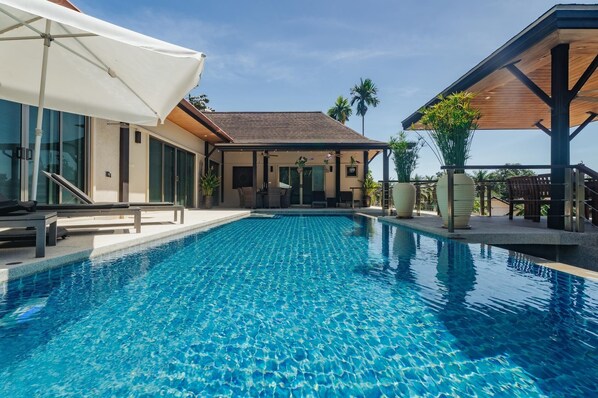 Ivory Pool Villa, Dreamy Villa With Sparkling Pool (4895)