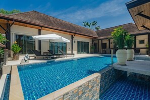 Ivory Pool Villa, Dreamy Villa With Sparkling Pool (4891)