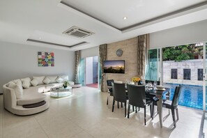 Trixie Town House 2 With Private Pool (679)