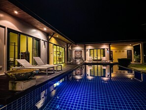 Emerald Pool Villa, Lush Villa On A Sunny Island (3804)