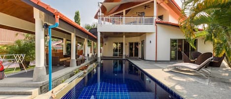 Amber Pool Villa in rawai (291)