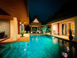 Champagne Villa, Luxurious Tropical Pool Villa (4122)