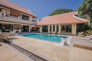 Solas Pool Villa Grand Villa With Private Pool (1825)