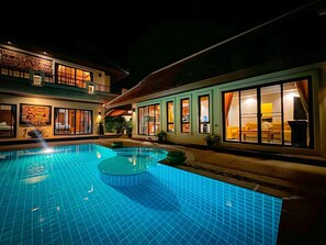 Solas Pool Villa Grand Villa With Private Pool (4854)