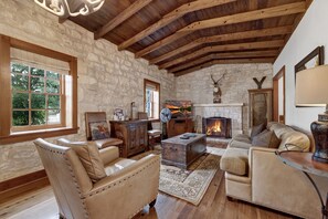 Large cozy living room.