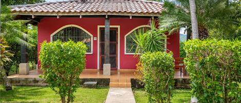 Step outside onto the patio to take in the lush surroundings, peaceful atmosphere and find your ultimate zen!