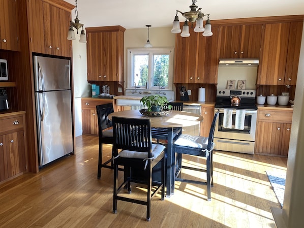 Beautiful sunny kitchen