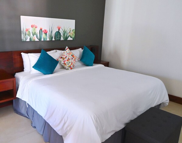 Middle Suite King Size Bed