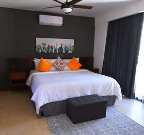 Back Suite with King Size Bed