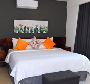 King Size Bed and Back Suite