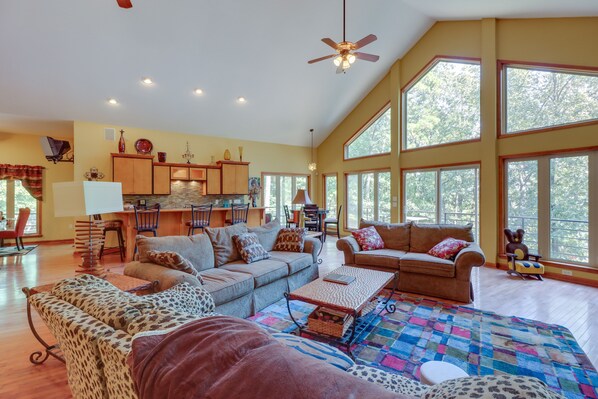 Fairfield Bay Vacation Rental | 8BR | 4.5BA | 5,500 Sq Ft | Step-Free Entry