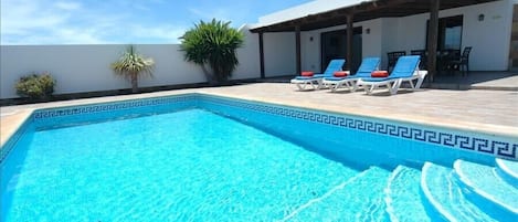 Lanzarote holiday Villa with private pool