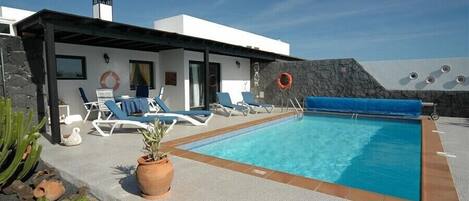 Traditional Lanzarote Villa | 2 Bedrooms | Villa Burgado | Private Pool | Playa Blanca