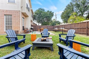 Patio for 5 with fire table