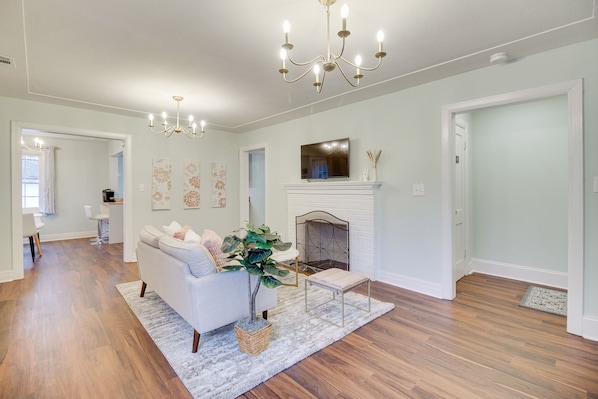 Savannah Vacation Rental | 3BR | 1BA | 1,100 Sq Ft | 5 Exterior Steps Required