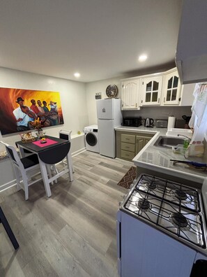 Kitchen/ Dining
