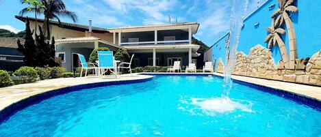 Swimming pool,View(from property / room)