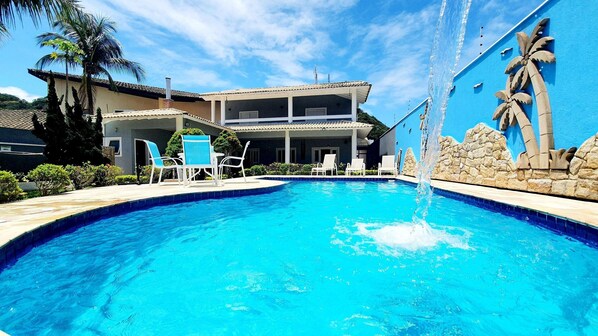 Swimming pool,View(from property / room)