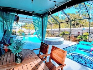 hot tub & pool