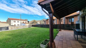 BBQ facilities,Garden,Balcony/Terrace