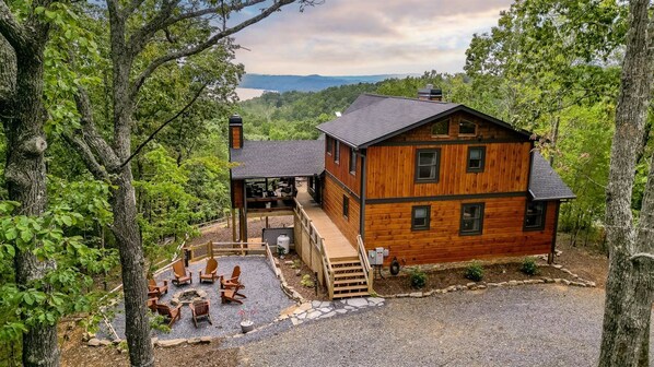 Welcome To Almost Heaven Lakeview Lodge