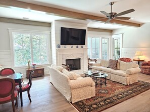 Living Room at 50 Planters Wood