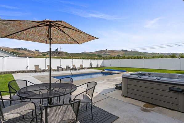 Outdoor Seating with Pool