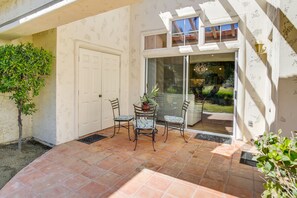 Condo Exterior | Furnished Patio