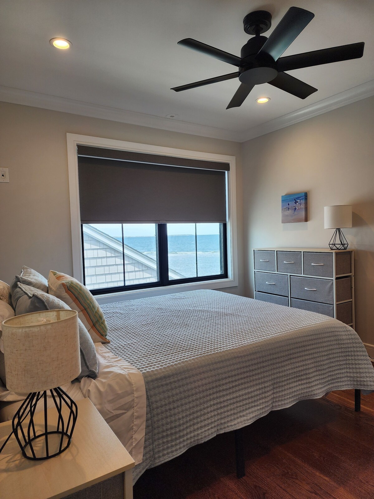 Large waterfront beach house at the Point ! Bring your family and friends