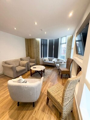 Living Room / Lounge